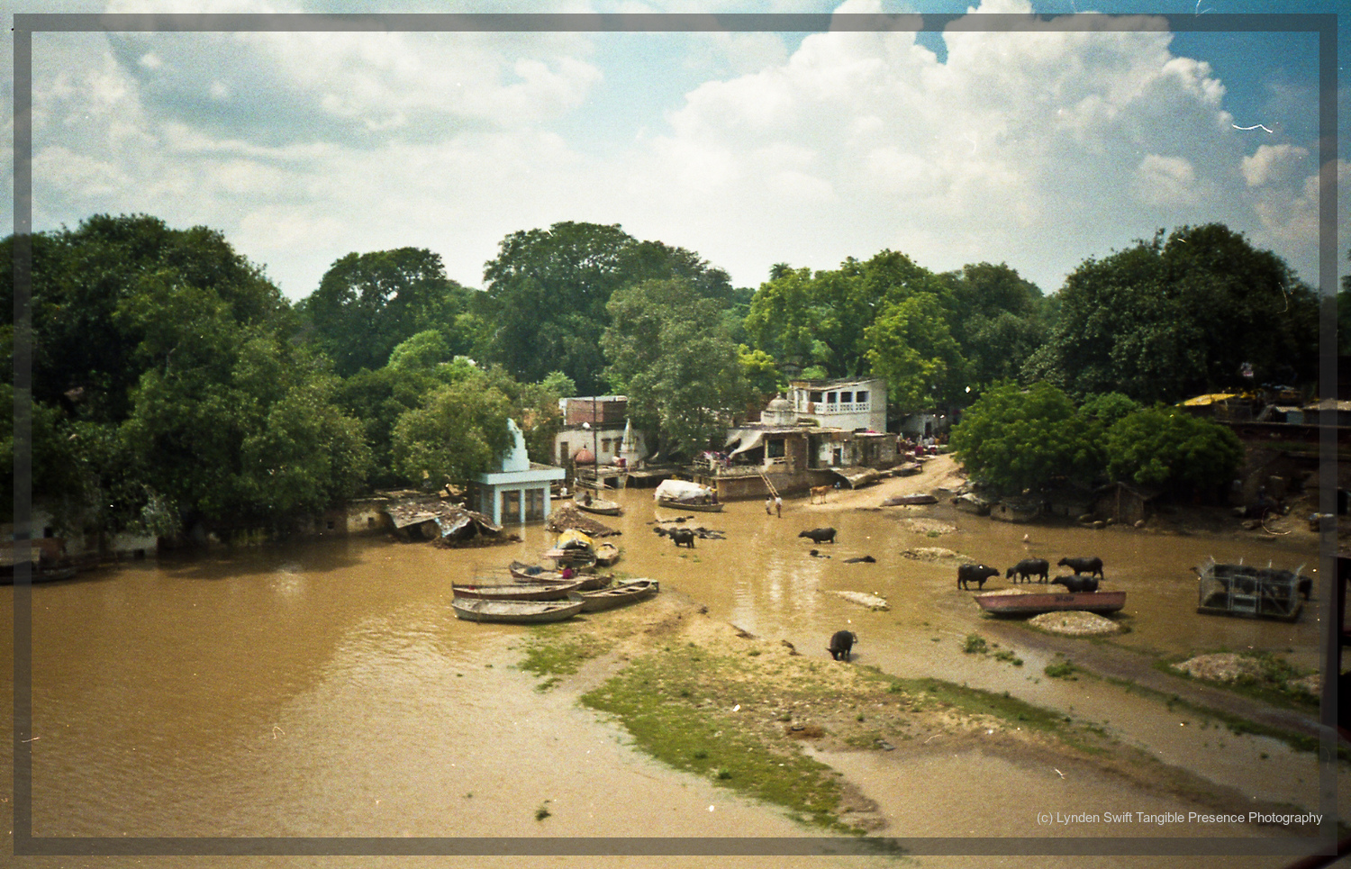 Ponsoon floods. 